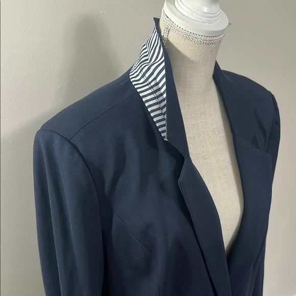 41 Hawthorn Black Blazer Professional Blazer - Picture 3 of 9